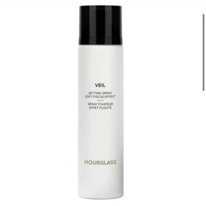 Hourglass Veil Setting Spray
